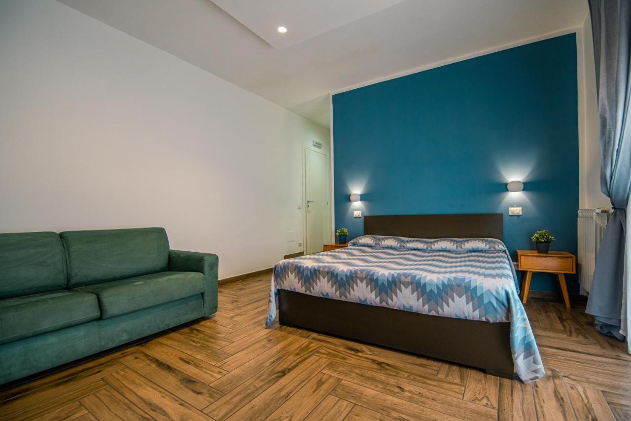 Hub Ferroviario - 12 Posti Letto Per Il Tuo Gruppo A Napoli Con Wifi E Netflix B&B 외부 사진