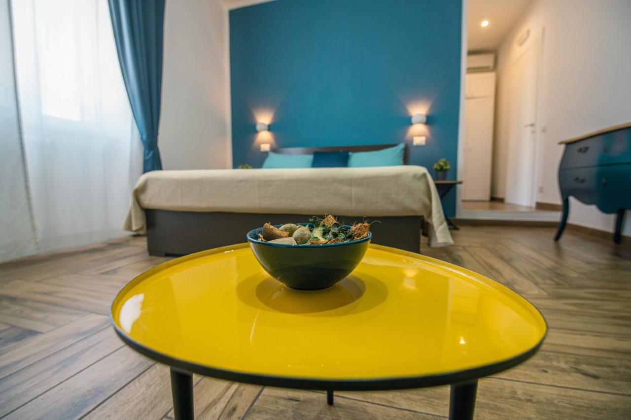 Hub Ferroviario - 12 Posti Letto Per Il Tuo Gruppo A Napoli Con Wifi E Netflix B&B 외부 사진
