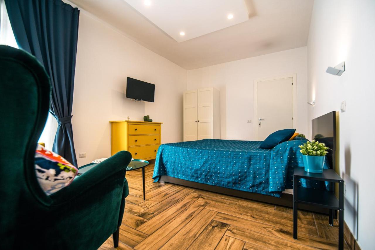 Hub Ferroviario - 12 Posti Letto Per Il Tuo Gruppo A Napoli Con Wifi E Netflix B&B 외부 사진