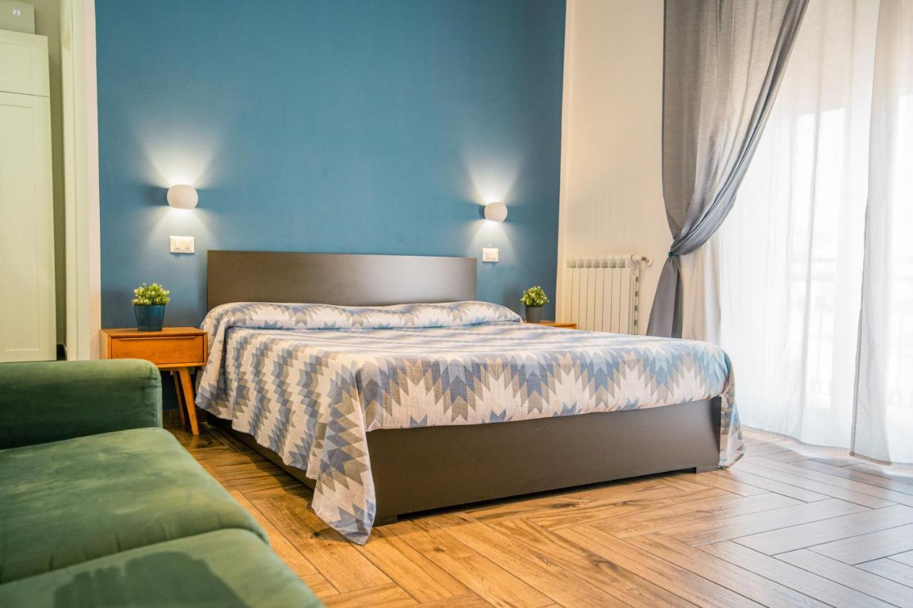 Hub Ferroviario - 12 Posti Letto Per Il Tuo Gruppo A Napoli Con Wifi E Netflix B&B 외부 사진