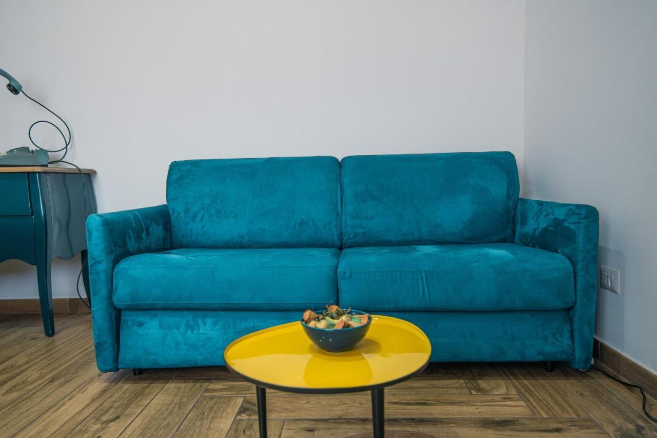Hub Ferroviario - 12 Posti Letto Per Il Tuo Gruppo A Napoli Con Wifi E Netflix B&B 외부 사진