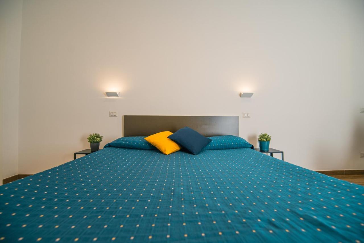 Hub Ferroviario - 12 Posti Letto Per Il Tuo Gruppo A Napoli Con Wifi E Netflix B&B 외부 사진