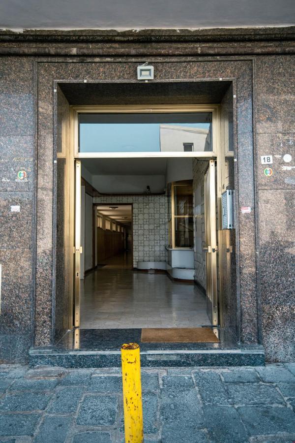 Hub Ferroviario - 12 Posti Letto Per Il Tuo Gruppo A Napoli Con Wifi E Netflix B&B 외부 사진