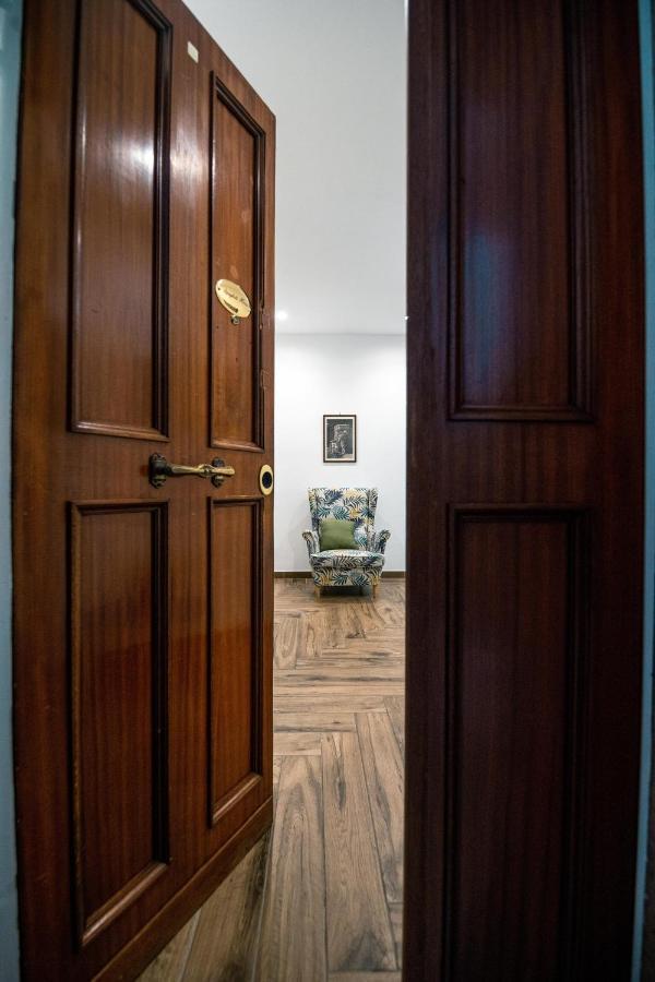 Hub Ferroviario - 12 Posti Letto Per Il Tuo Gruppo A Napoli Con Wifi E Netflix B&B 외부 사진