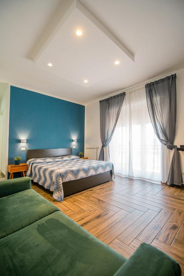 Hub Ferroviario - 12 Posti Letto Per Il Tuo Gruppo A Napoli Con Wifi E Netflix B&B 외부 사진