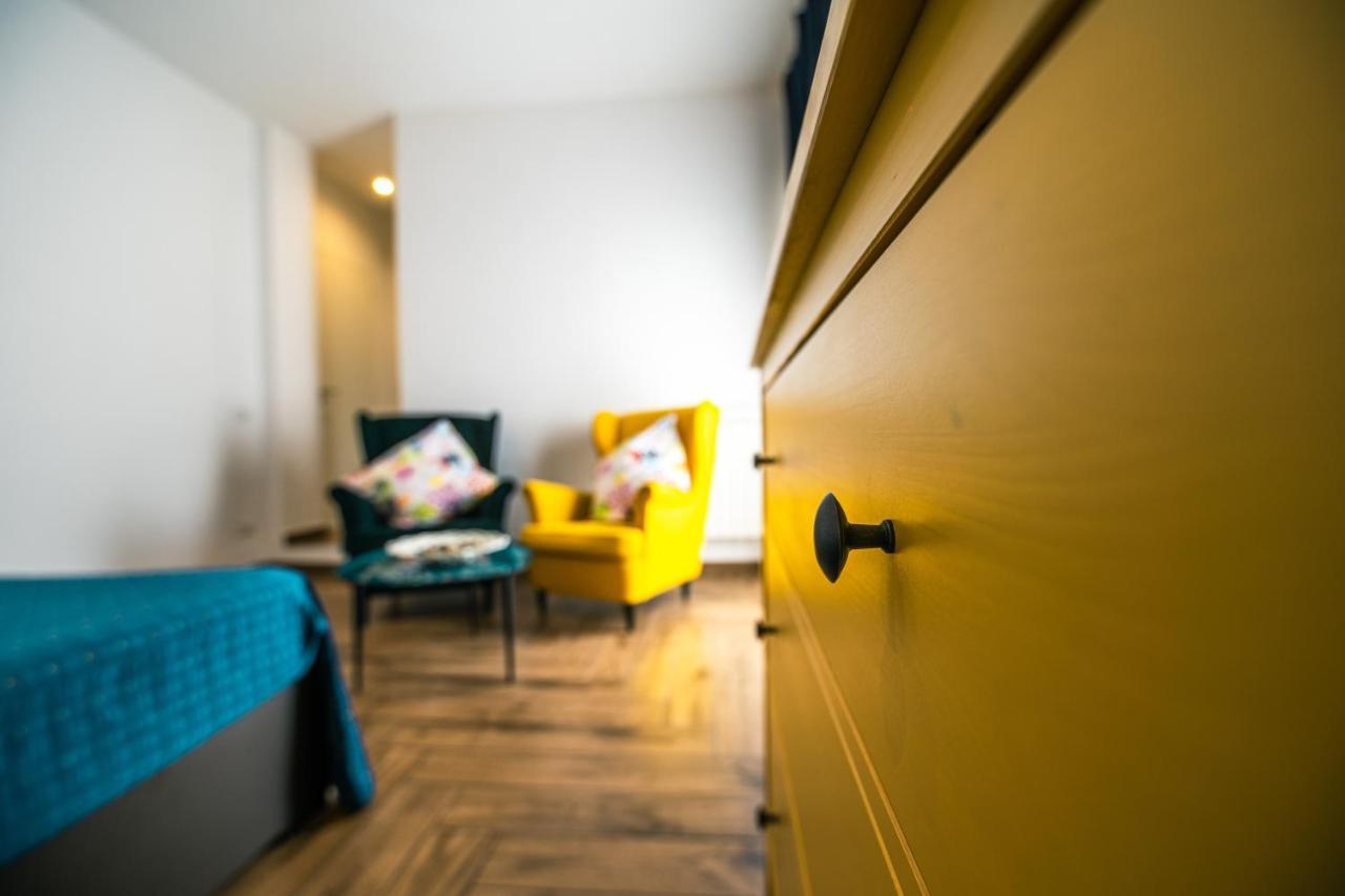 Hub Ferroviario - 12 Posti Letto Per Il Tuo Gruppo A Napoli Con Wifi E Netflix B&B 외부 사진