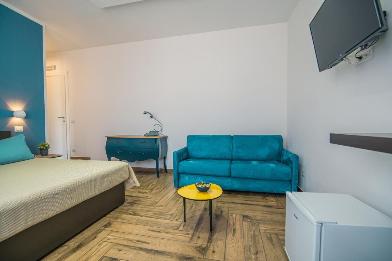 Hub Ferroviario - 12 Posti Letto Per Il Tuo Gruppo A Napoli Con Wifi E Netflix B&B 외부 사진
