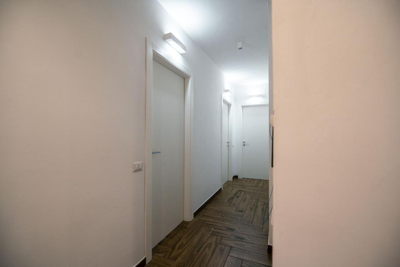 Hub Ferroviario - 12 Posti Letto Per Il Tuo Gruppo A Napoli Con Wifi E Netflix B&B 외부 사진